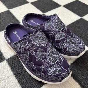 Vera Bradley Cloud 2-Mile Mule